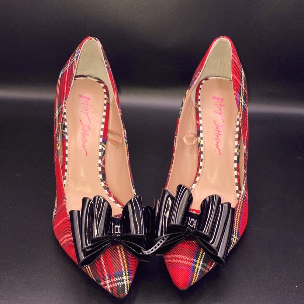 Betsey Johnson Plaid Bow pump